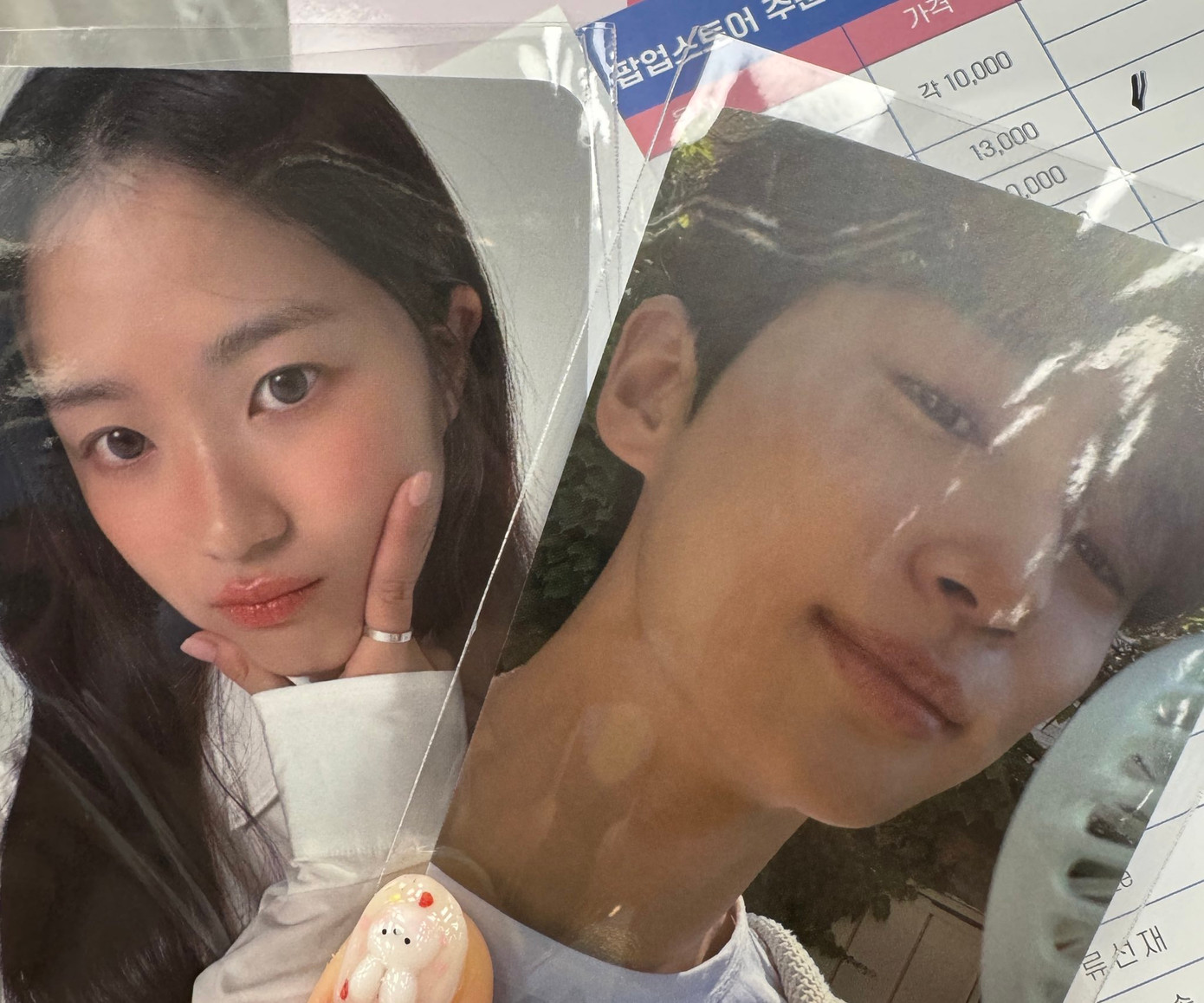 Thẻ bo góc dễ cưng của Kim Hye Yoon và Byeon Woo Seok được fan "săn lùng" ở pop-up. - Ảnh: @hyeyoonstar Thẻ bo góc dễ cưng của Kim Hye Yoon và Byeon Woo Seok được fan "săn lùng" ở pop-up. - Ảnh: @hyeyoonstar
