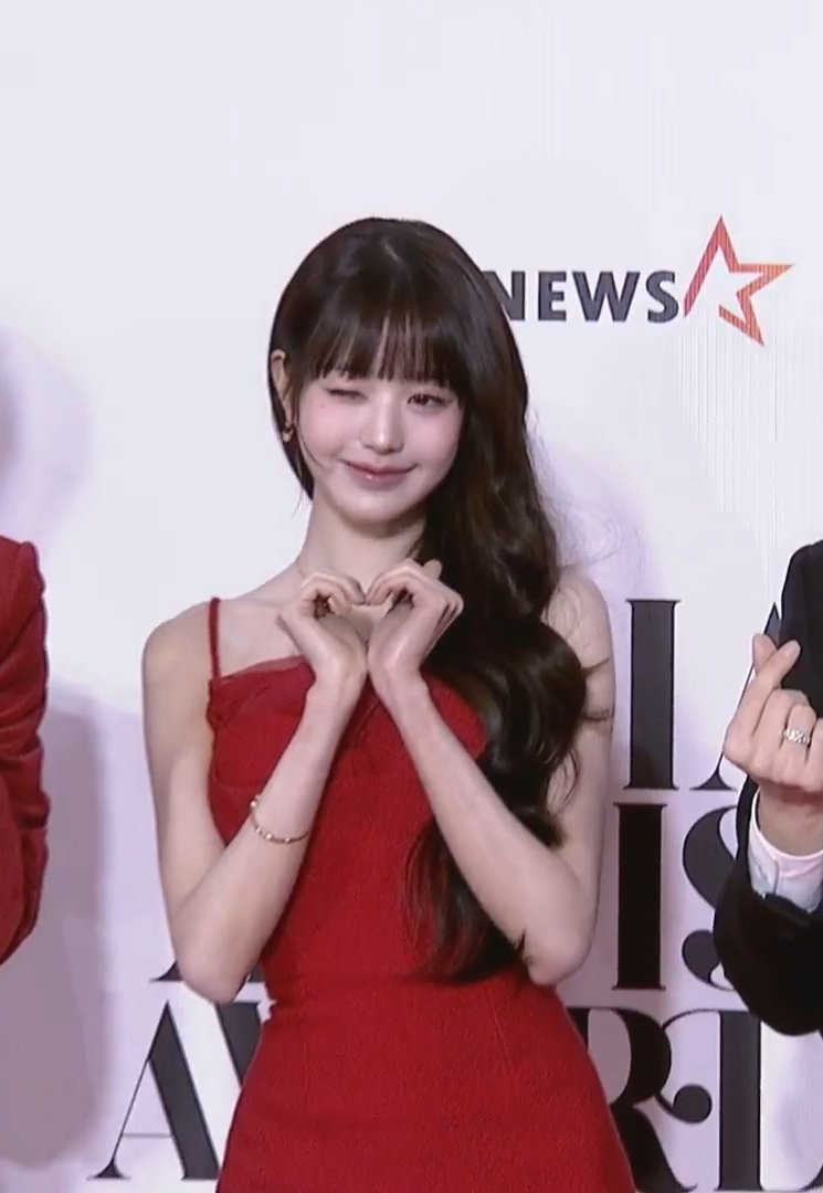 Jang Wonyoung sẽ lại có thêm khoảnh khắc "để đời" tại AAA 2023. Jang Wonyoung sẽ lại có thêm khoảnh khắc "để đời" tại AAA 2023.