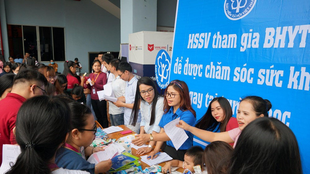 Tham gia BHYT, nhiều học sinh, sinh viên mắc bệnh hiểm nghèo giảm gánh nặng tài chính cho gia đình.