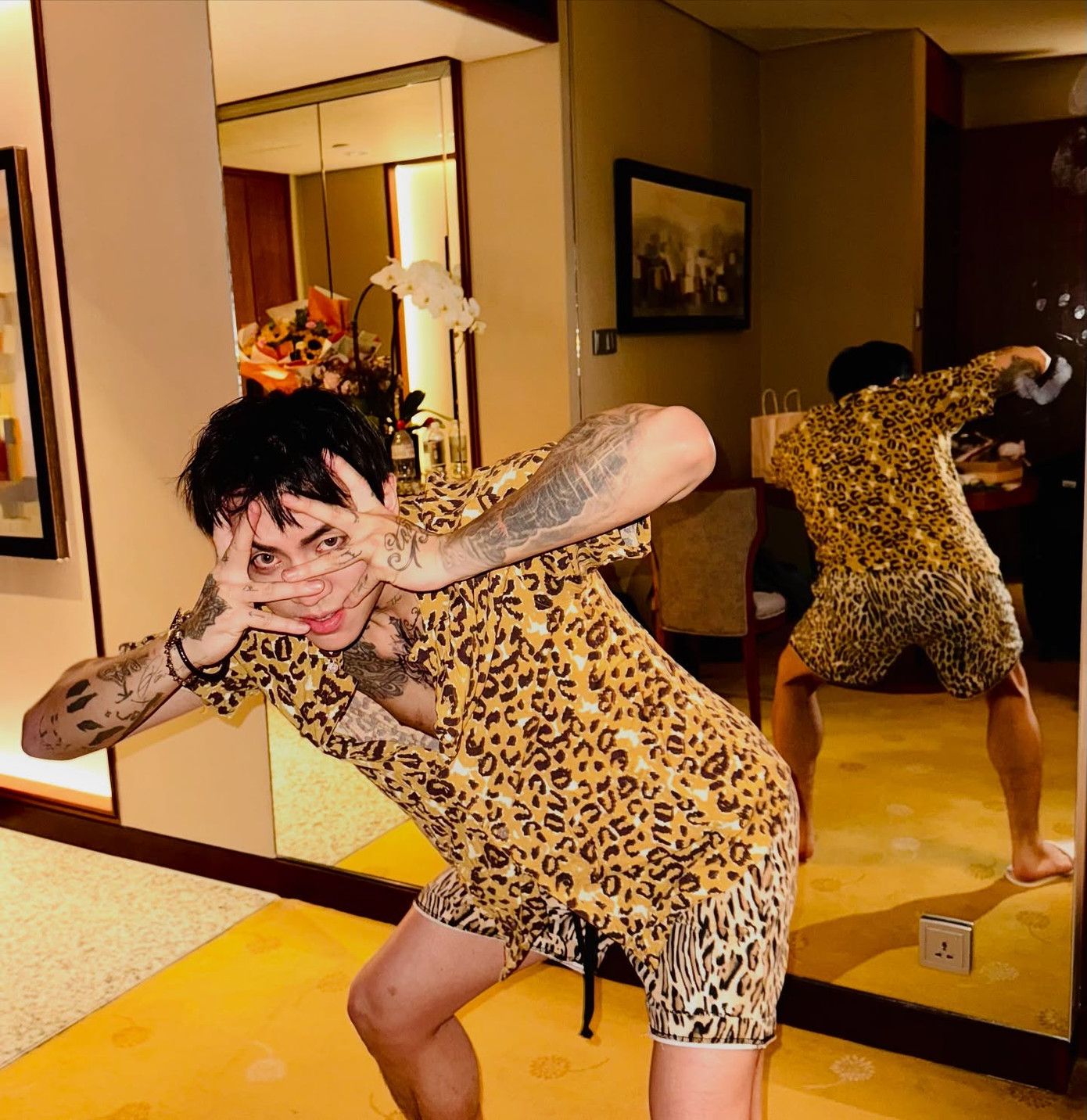 Loạt ảnh công tác tại Hà Nội được DPR IAN đăng tải ngay trong đêm 21/6.