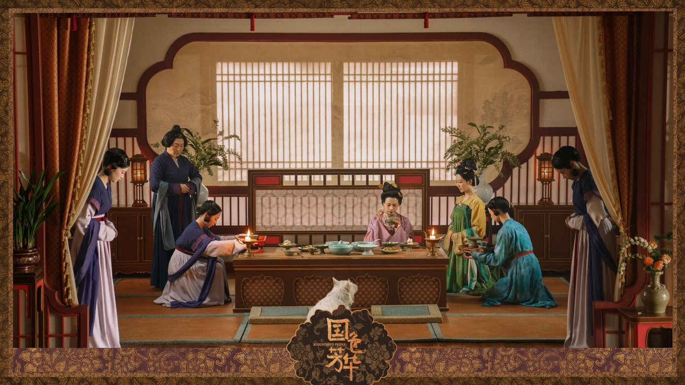 Chỉ cần xem vài phút đầu, khán giả có thể nhận ra ngay Quốc Sắc Phương Hoa được dốc bạc tỷ đầu tư mà không cần nhà đài &quot;flex&quot; số liệu.