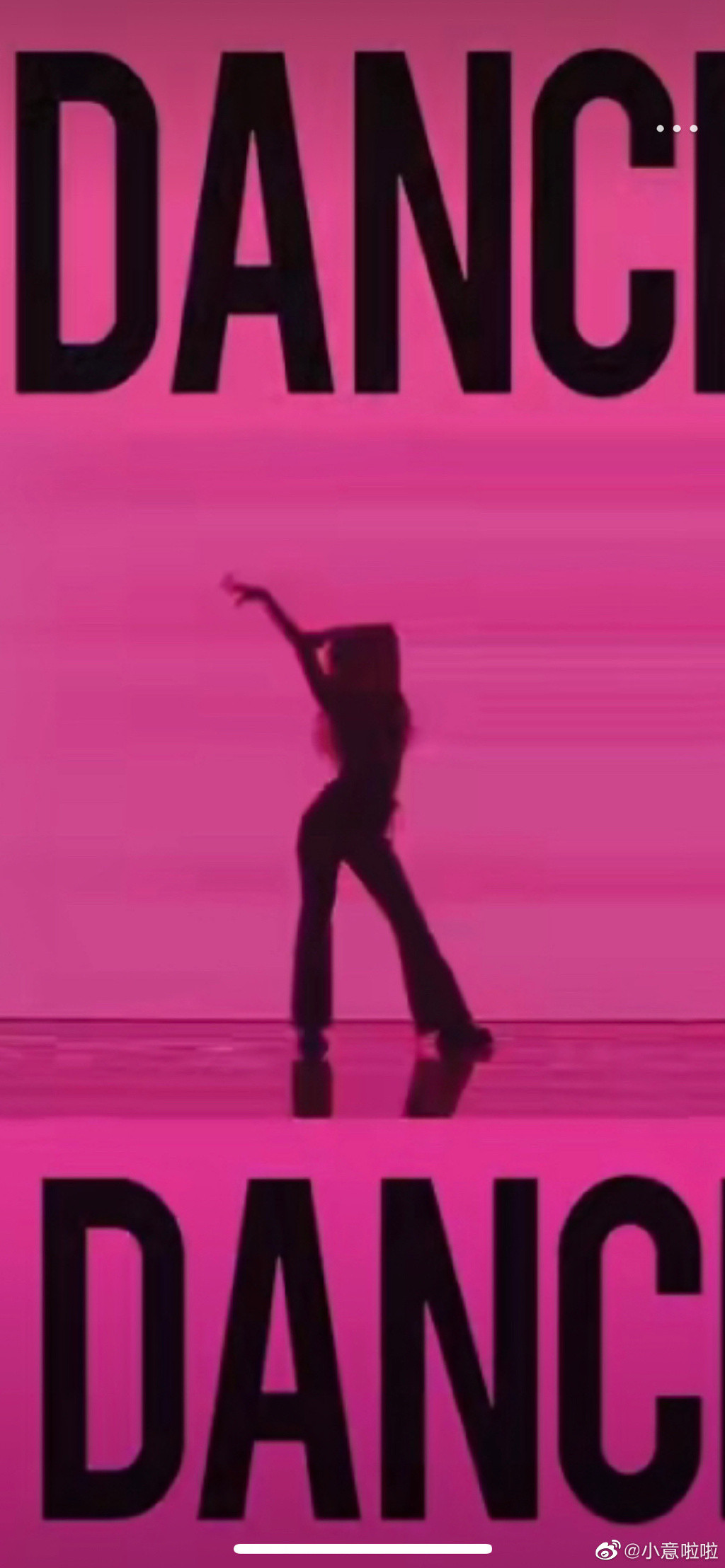 Chi Pu thể hiện vũ đạo tốt, đến bóng lưng cũng xinh đẹp thu hút đến khó tin. Chi Pu thể hiện vũ đạo tốt, đến bóng lưng cũng xinh đẹp thu hút đến khó tin.