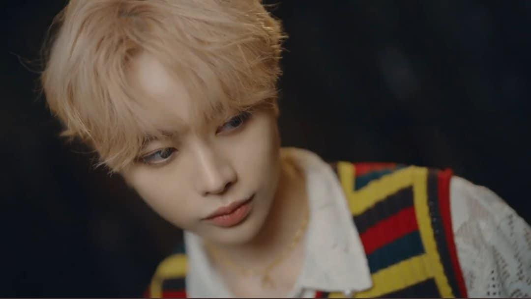 Thường xuất hiện với màu tóc đen cơ bản, diện mạo mới của Hanbin khiến người hâm mộ không khỏi phấn khích. Thường xuất hiện với màu tóc đen cơ bản, diện mạo mới của Hanbin khiến người hâm mộ không khỏi phấn khích.