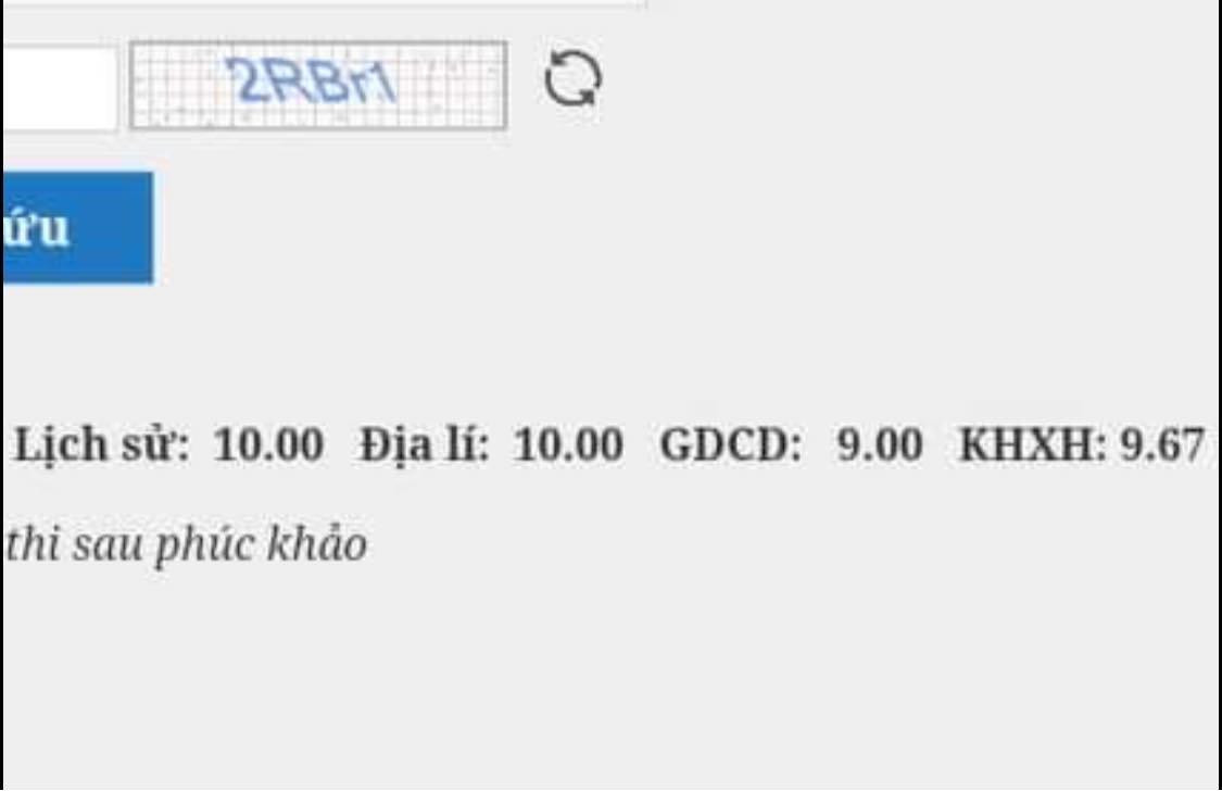 Chi tiết bảng điểm khiến 2K5 thành tâm "xin vía". Ảnh: Fanpage Trường người ta Chi tiết bảng điểm khiến 2K5 thành tâm "xin vía". Ảnh: Fanpage Trường người ta