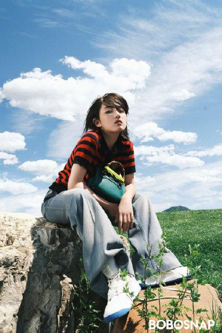 Trương Tử Phong chủ yếu sử dụng trang phục và phụ kiện của Gucci trong bộ ảnh chụp với tạp chí BOBOSNAP.