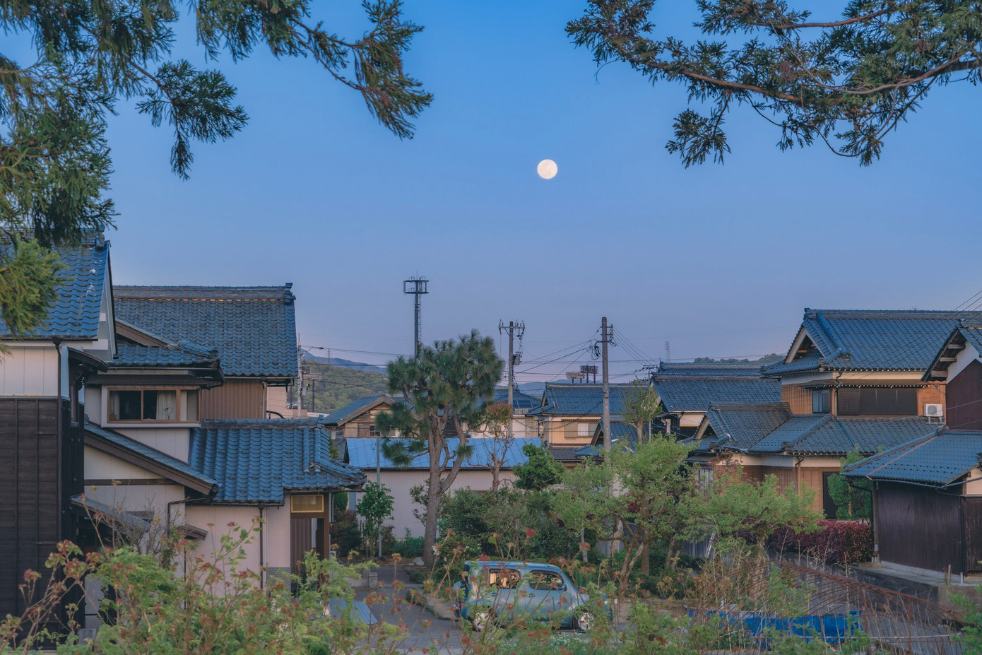 Cảnh chập tối tại Nhật Bản được Akine Coco chụp lại. Đây cũng là những bức ảnh mới nhất được cô cập nhật trên Twitter (X).