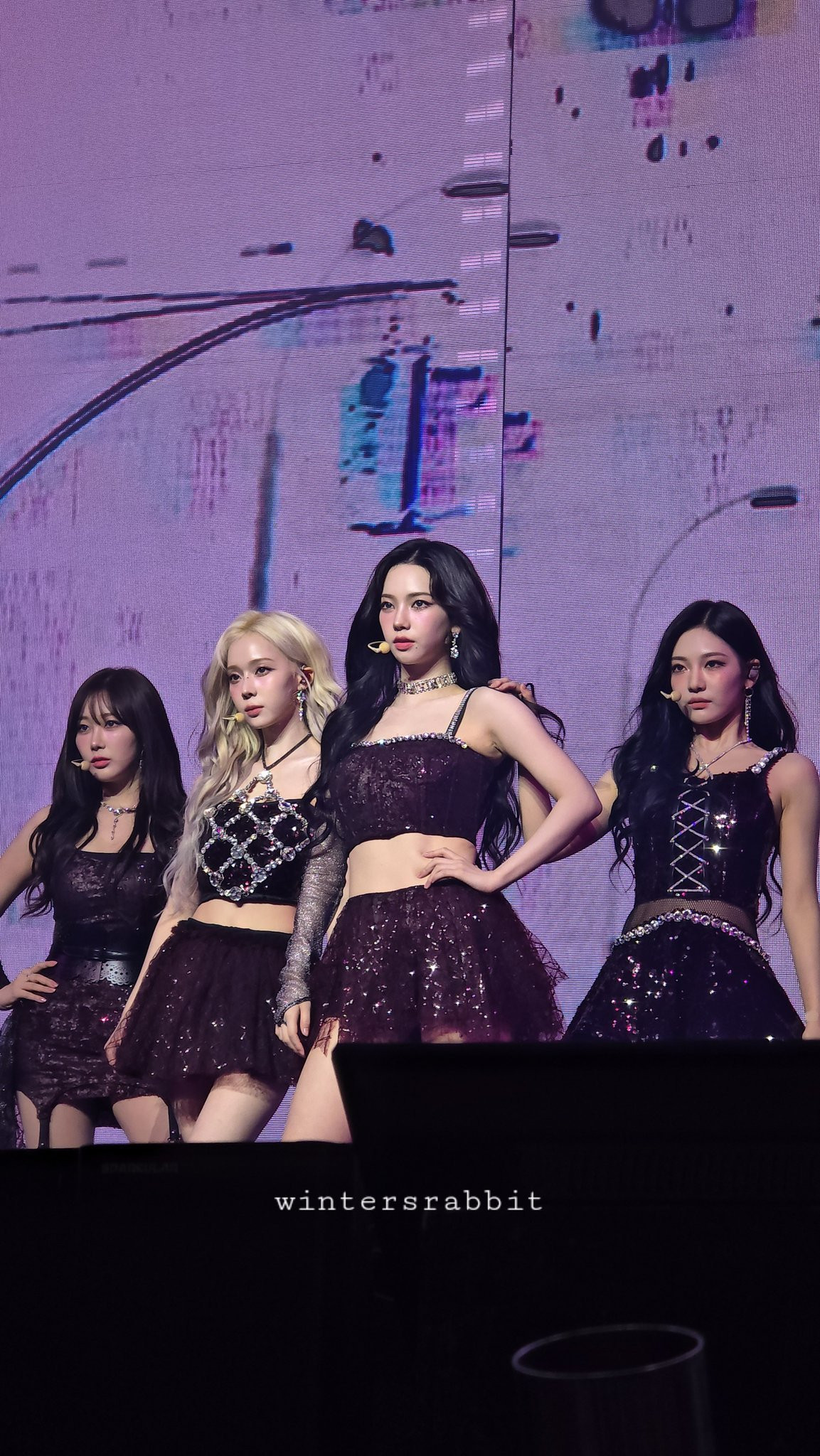 aespa và Taeyang đều từng tới Việt Nam biểu diễn trong một đại nhạc hội tại Hội An. aespa và Taeyang đều từng tới Việt Nam biểu diễn trong một đại nhạc hội tại Hội An.