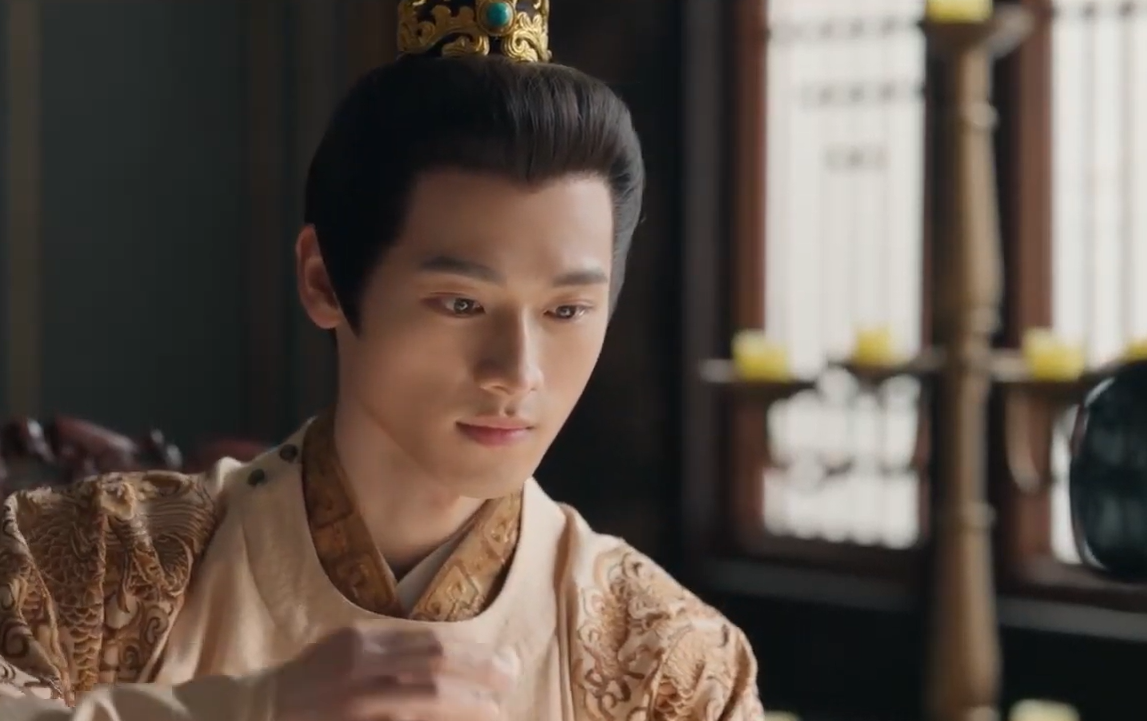 Tân đế trẻ tuổi do Toàn Y Luân thủ vai.