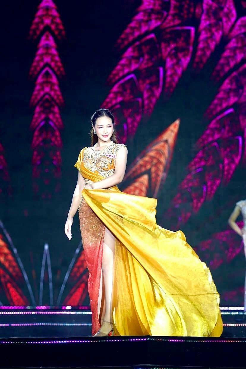 Nguyễn Thu Hà tại cuộc thi Người đẹp xứ Tuyên 2022.