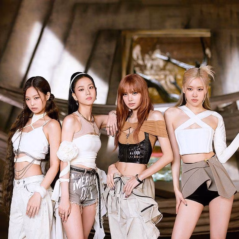 Bận rộn với tour lưu diễn toàn cầu, BLACKPINK không thể tham dự các lễ trao giải cuối năm.