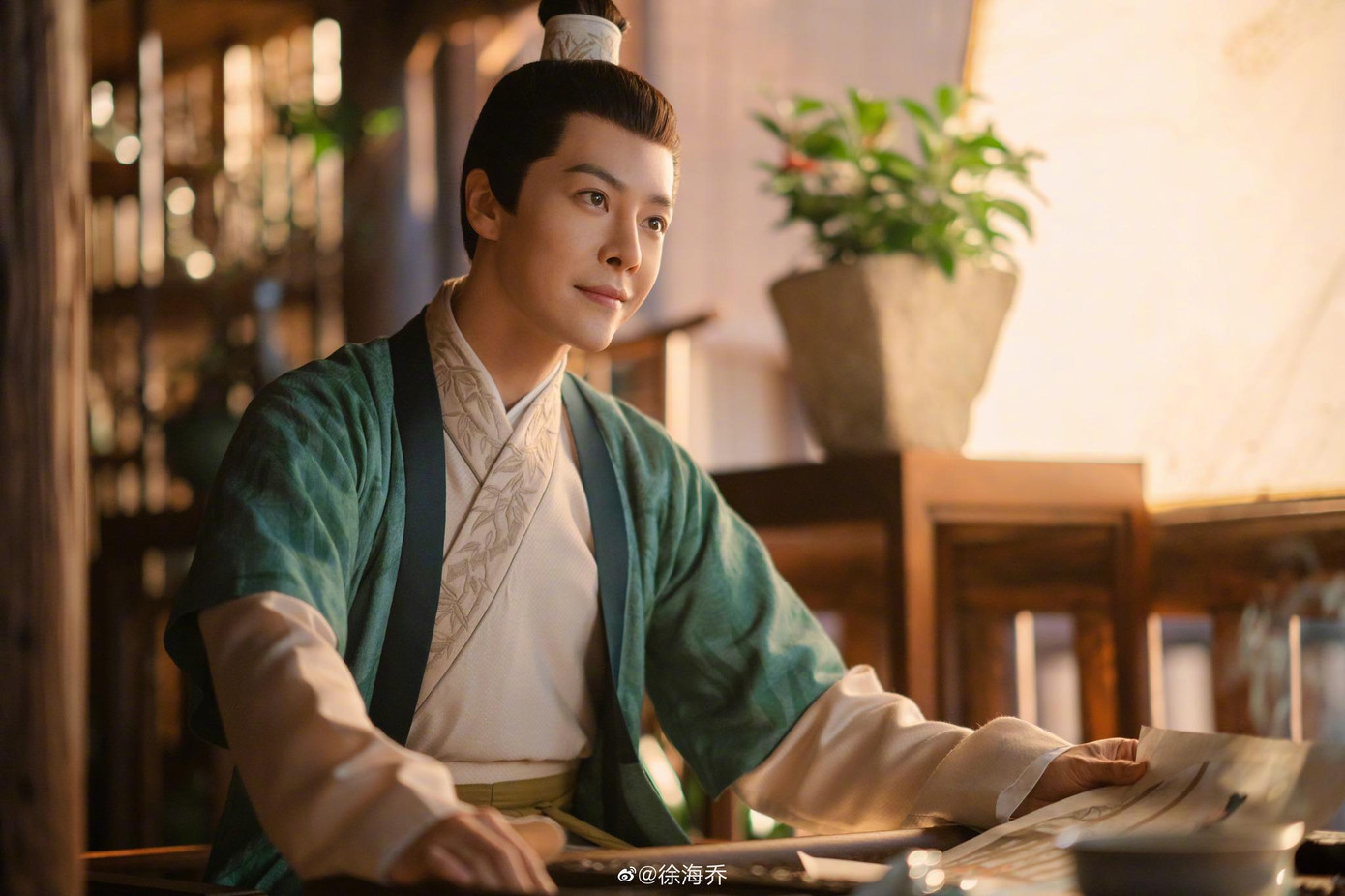 Từ Hải Kiều để lại ấn tượng trong lòng khán giả với các vai diễn như Tần Tử Khuyết (Phù Dung Quyết), Mạnh Huyền Lãng (Hoa Thiên Cốt)... Từ Hải Kiều để lại ấn tượng trong lòng khán giả với các vai diễn như Tần Tử Khuyết (Phù Dung Quyết), Mạnh Huyền Lãng (Hoa Thiên Cốt)...