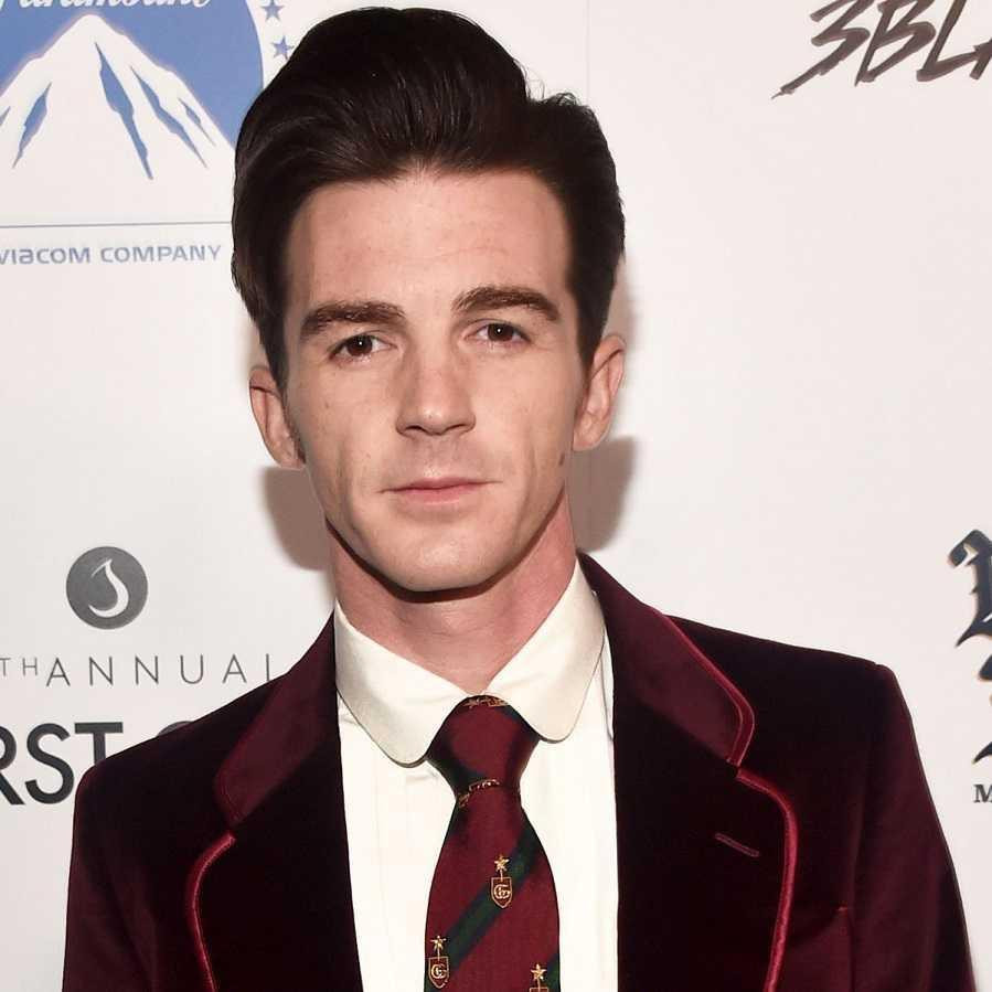 Ban đầu, Drake từng phủ nhận mọi cáo buộc. Ban đầu, Drake từng phủ nhận mọi cáo buộc.