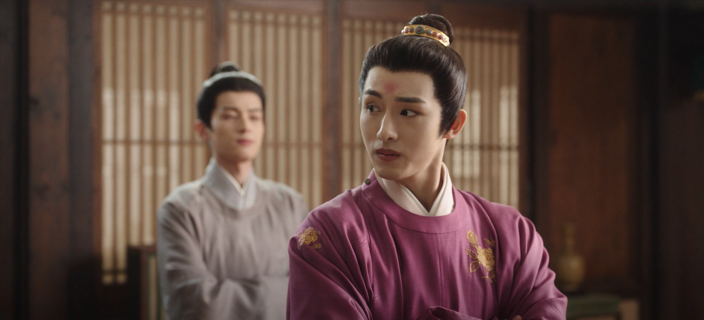 Hội &quot;anh em tồi&quot; nói xấu vợ, chàng cao giọng tuyên bố sẽ cho những tên này một trận nếu dám xúc phạm Nhạc Thiện và nhà họ Lệ. Khi mẹ và tỷ tỷ muốn tới làm khó ngũ nương, Dương Tiện chủ động diễn theo, giúp nàng giải vây.