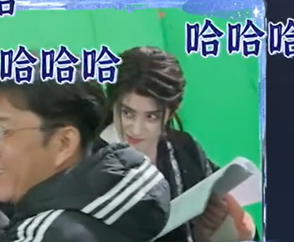 Diễn tập nên Ngao Thụy Bằng "cà giỡn", làm lố hết cỡ. Diễn tập nên Ngao Thụy Bằng "cà giỡn", làm lố hết cỡ.