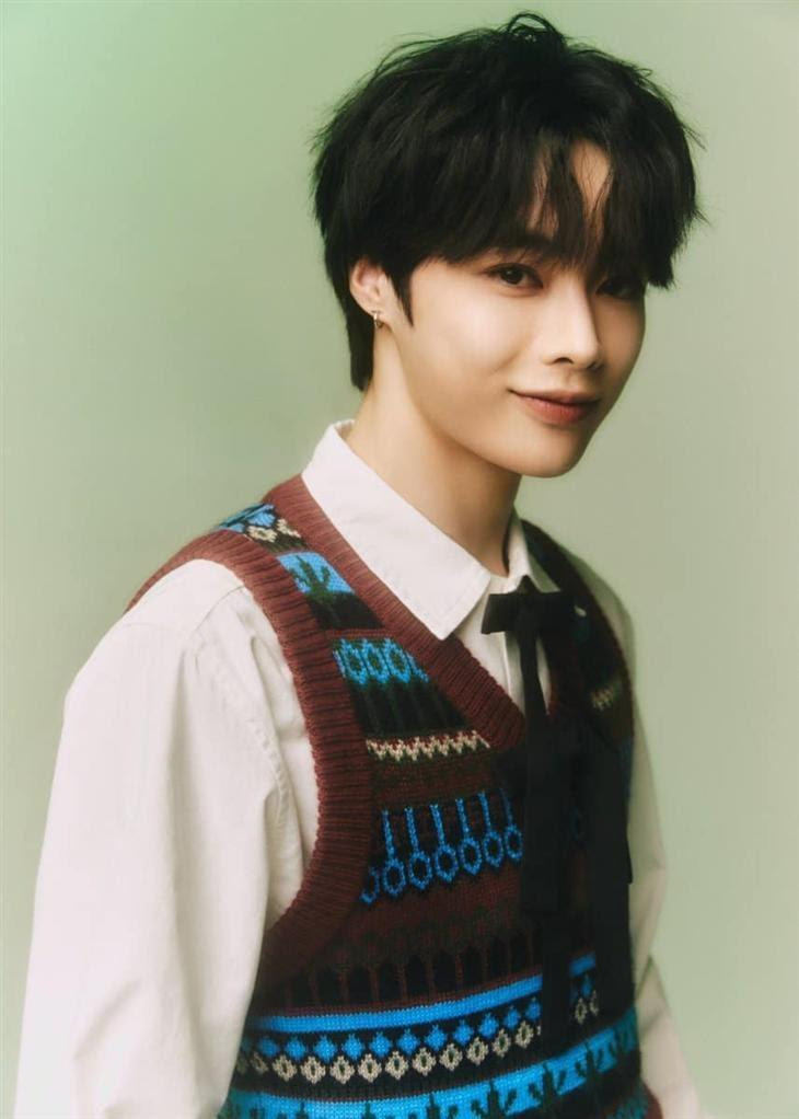 Ảnh profile được công bố đầu tiên với tư cách thành viên TEMPEST của Hanbin được đánh giá cao nhờ gương mặt sáng. Ảnh profile được công bố đầu tiên với tư cách thành viên TEMPEST của Hanbin được đánh giá cao nhờ gương mặt sáng.