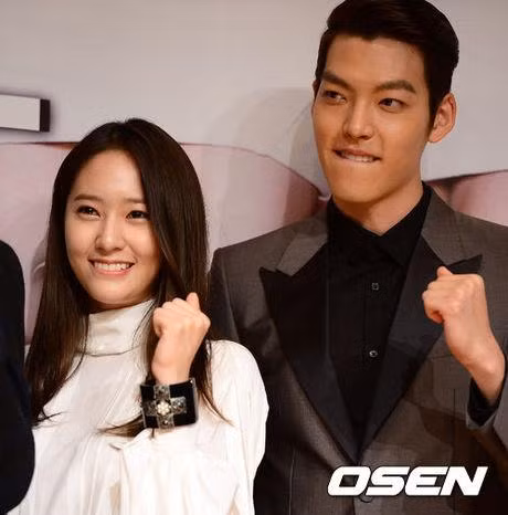 Krystal và Woo Bin trong họp báo Người Thừa Kế.