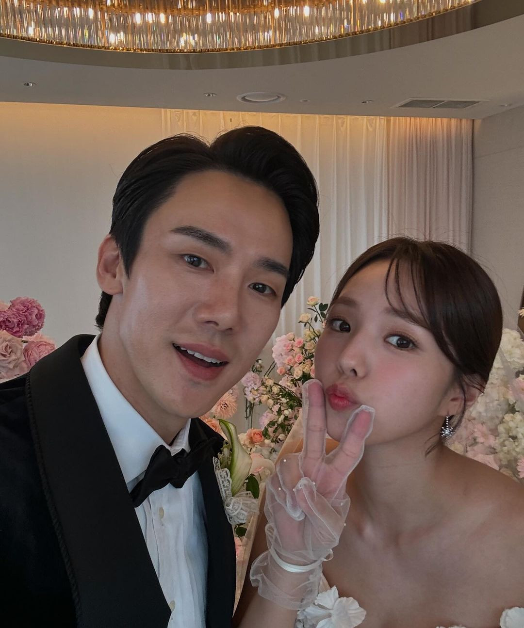 3 bức ảnh selfie đủ để fan xuất "thẻ bo góc". 3 bức ảnh selfie đủ để fan xuất "thẻ bo góc".