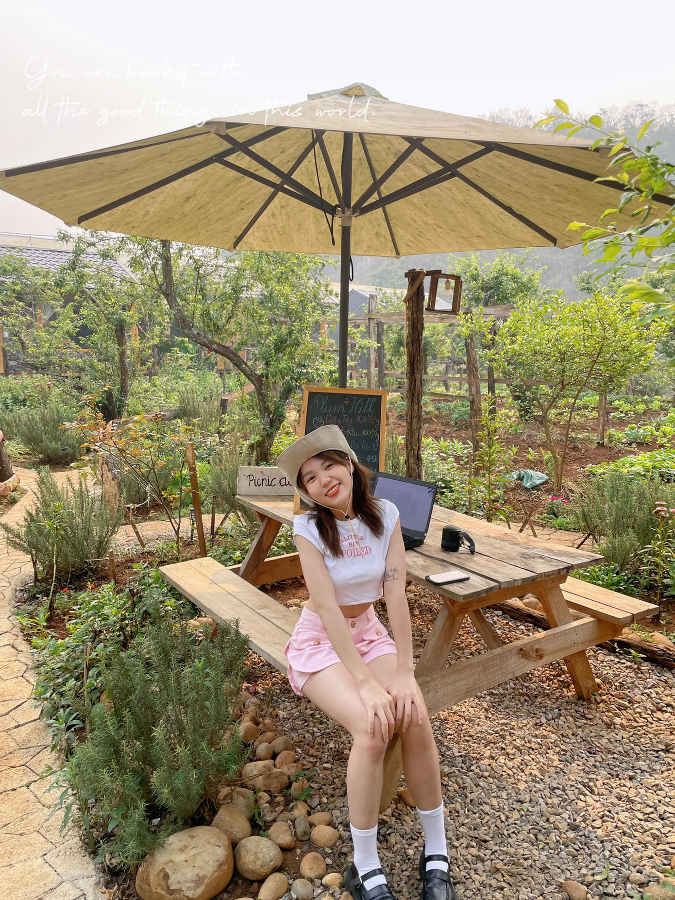 Không đam mê với mận chín Mộc Châu, Gen Z vẫn có thể dành thời gian thư giãn tại các khu nghỉ dưỡng. - Ảnh: Bui Q Anh Không đam mê với mận chín Mộc Châu, Gen Z vẫn có thể dành thời gian thư giãn tại các khu nghỉ dưỡng. - Ảnh: Bui Q Anh