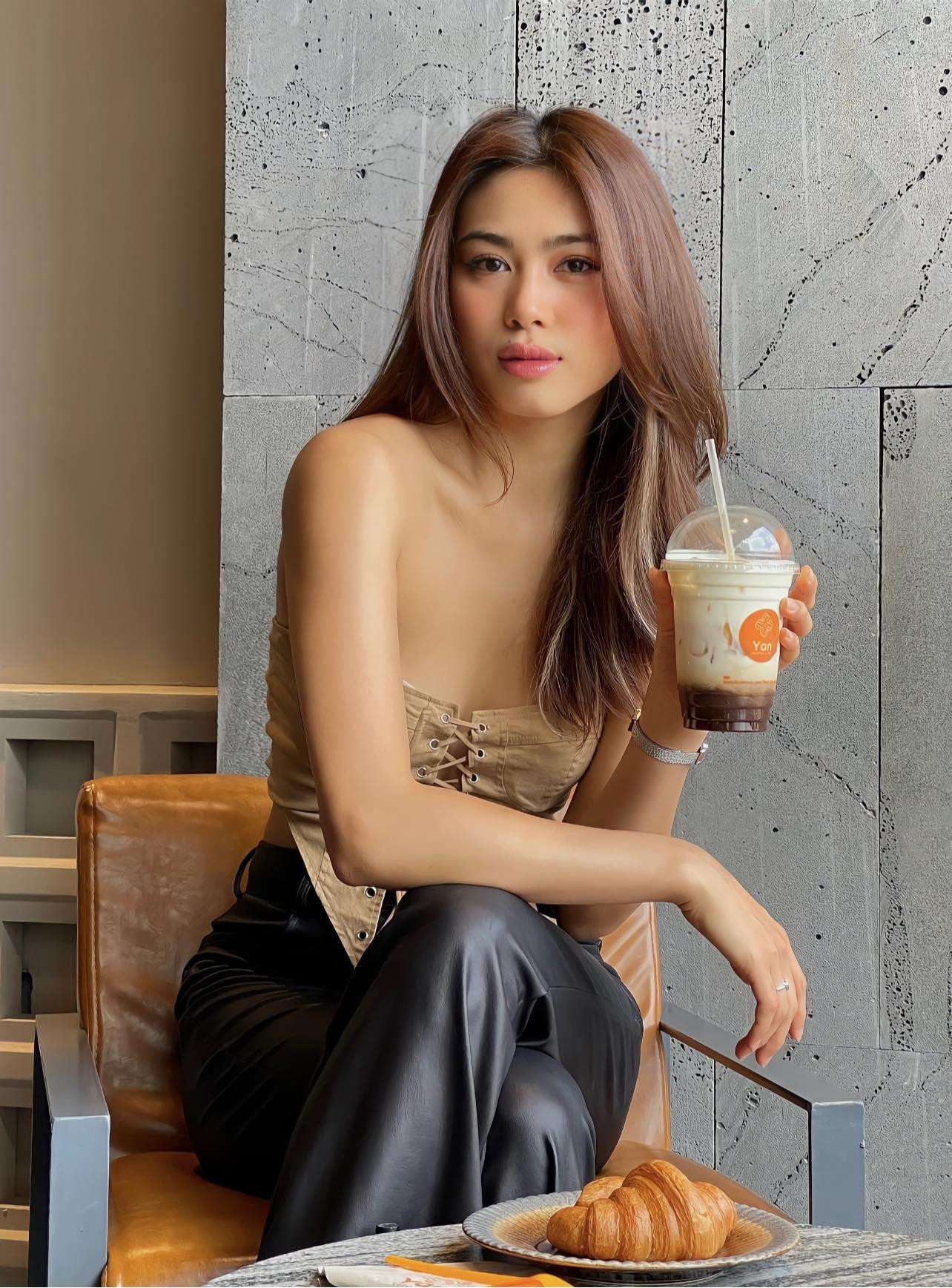 "Em là bisexual", Hồng Nhung chia sẻ trong Người Ấy Là Ai.