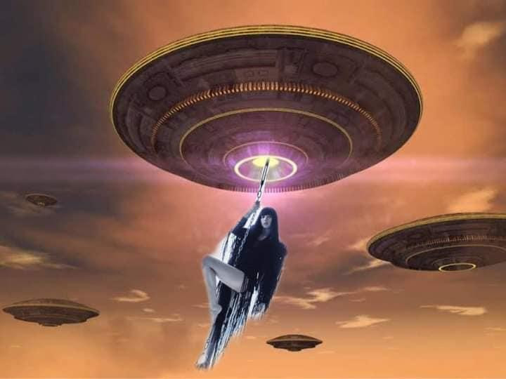 ...khi qua tay fan lại thành phiên bản "tấu hài". ...khi qua tay fan lại thành phiên bản "tấu hài".