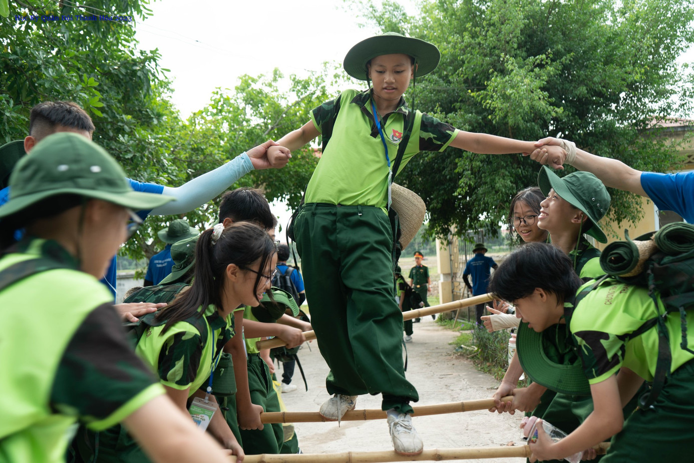 Mọi hoạt động của các bạn luôn có sự theo sát của cán bộ quản lý để đảm bảo an toàn. - Ảnh: Page Học Kỳ Quân Đội Thanh Hóa. Mọi hoạt động của các bạn luôn có sự theo sát của cán bộ quản lý để đảm bảo an toàn. - Ảnh: Page Học Kỳ Quân Đội Thanh Hóa.