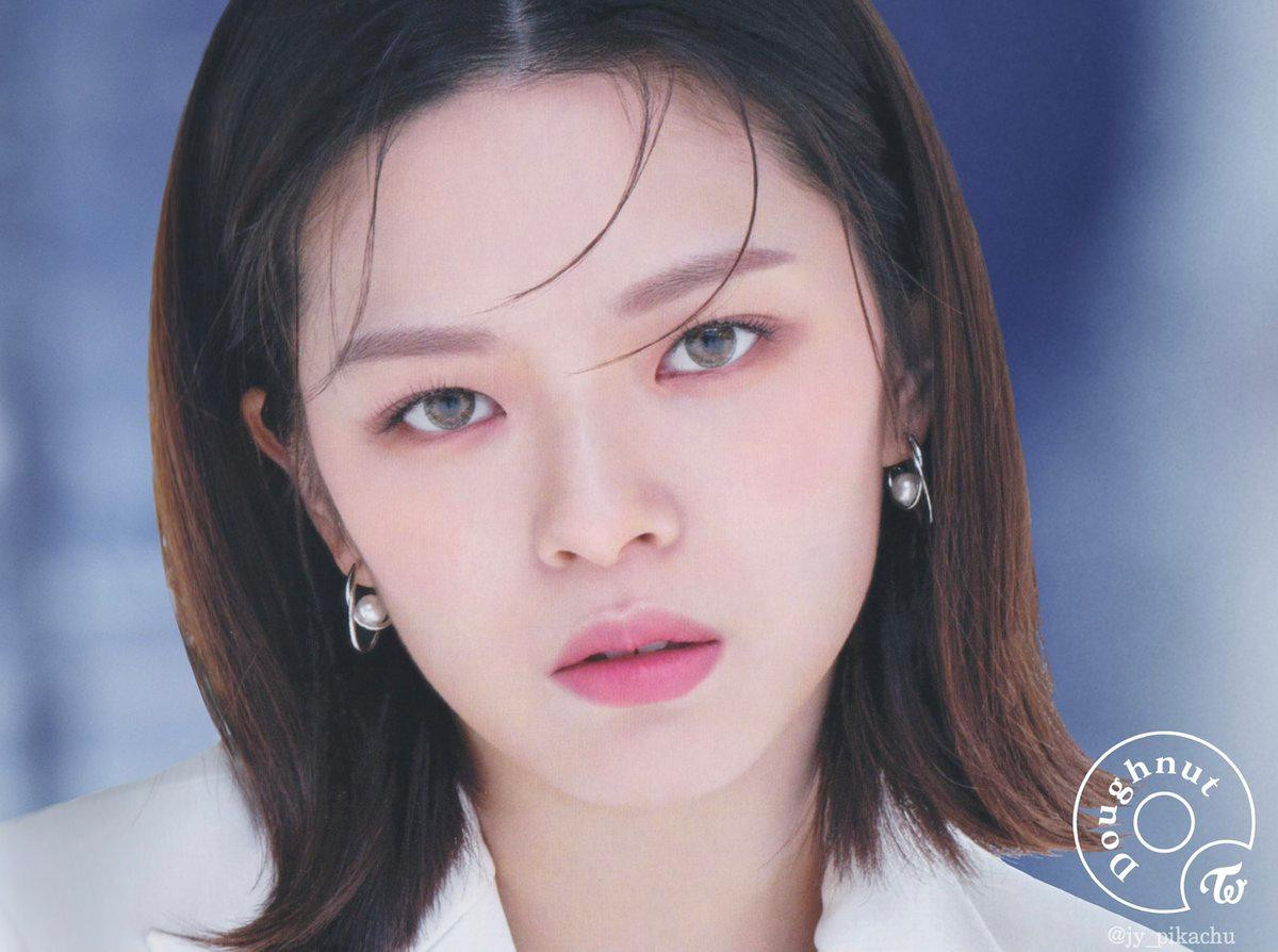 Mặt khác, fan hi vọng Jeongyeon có thể nghỉ ngơi thật tốt để sớm bình phục và quay lại sân khấu, để TWICE với 9 mảnh ghép có thể tỏa sáng một cách trọn vẹn. Mặt khác, fan hi vọng Jeongyeon có thể nghỉ ngơi thật tốt để sớm bình phục và quay lại sân khấu, để TWICE với 9 mảnh ghép có thể tỏa sáng một cách trọn vẹn.