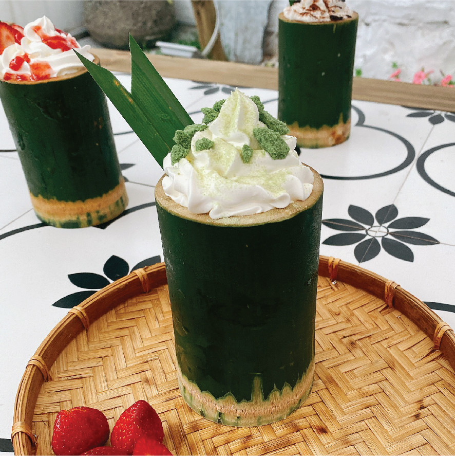 Bạn có thể bỏ thêm 10.000 đồng để được đính kèm một viên thạch hình gấu trúc dễ thương. Bạn có thể bỏ thêm 10.000 đồng để được đính kèm một viên thạch hình gấu trúc dễ thương.