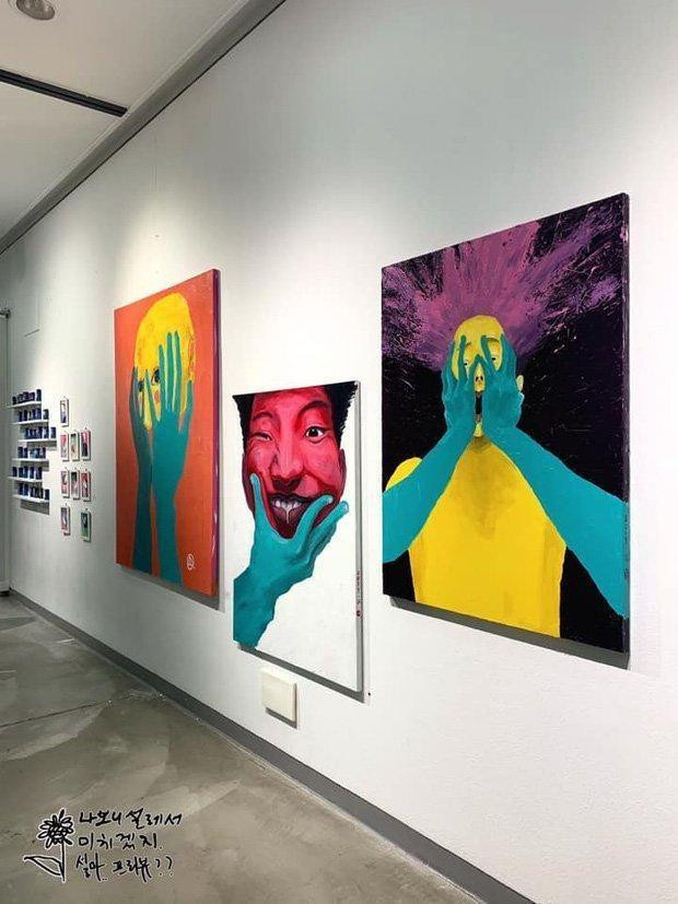 Mino từng mở triển lãm các bức tranh của mình. Mino từng mở triển lãm các bức tranh của mình.