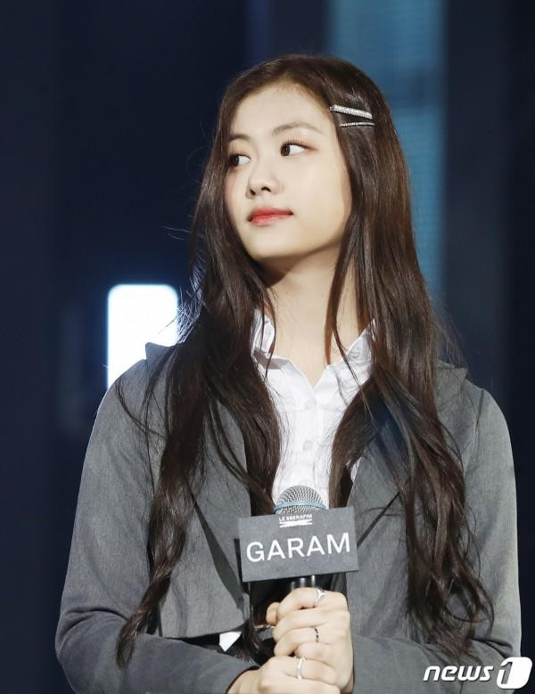 Một lần nữa trong thông báo này, công ty khẳng định sẽ thực hiện các hành động pháp lý cần thiết, mà không có bất cứ sự thỏa thuận hay khoan hồng nào với người đã phát tán thông tin sai sự thật đối với nghệ sĩ. Một lần nữa trong thông báo này, công ty khẳng định sẽ thực hiện các hành động pháp lý cần thiết, mà không có bất cứ sự thỏa thuận hay khoan hồng nào với người đã phát tán thông tin sai sự thật đối với nghệ sĩ.