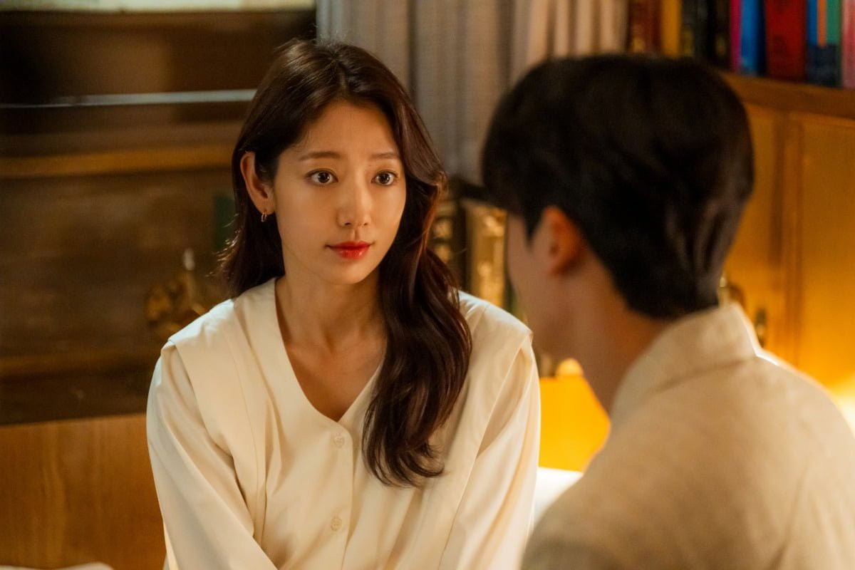 Jung Woo lúc này nắm tay Ha Neul rồi và liệu cô có đồng ý không?