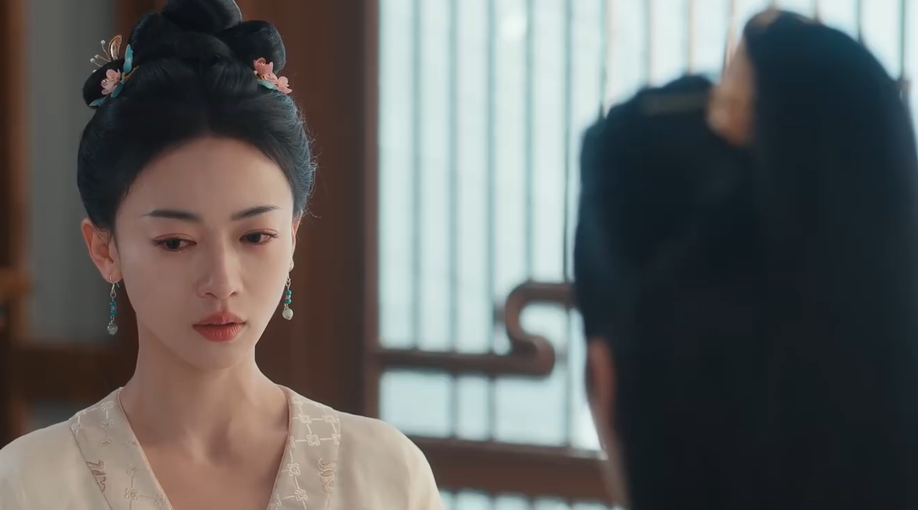 Cô tưởng rằng Mộ Dung Cảnh Hòa (Lưu Học Nghĩa) nhìn ra kế hoạch của Thái tử, cố ý để 10 mỹ nhân vô tội mất mạng. Cô tức giận, muốn ngừng hợp tác với Cảnh vương. Cô tưởng rằng Mộ Dung Cảnh Hòa (Lưu Học Nghĩa) nhìn ra kế hoạch của Thái tử, cố ý để 10 mỹ nhân vô tội mất mạng. Cô tức giận, muốn ngừng hợp tác với Cảnh vương.