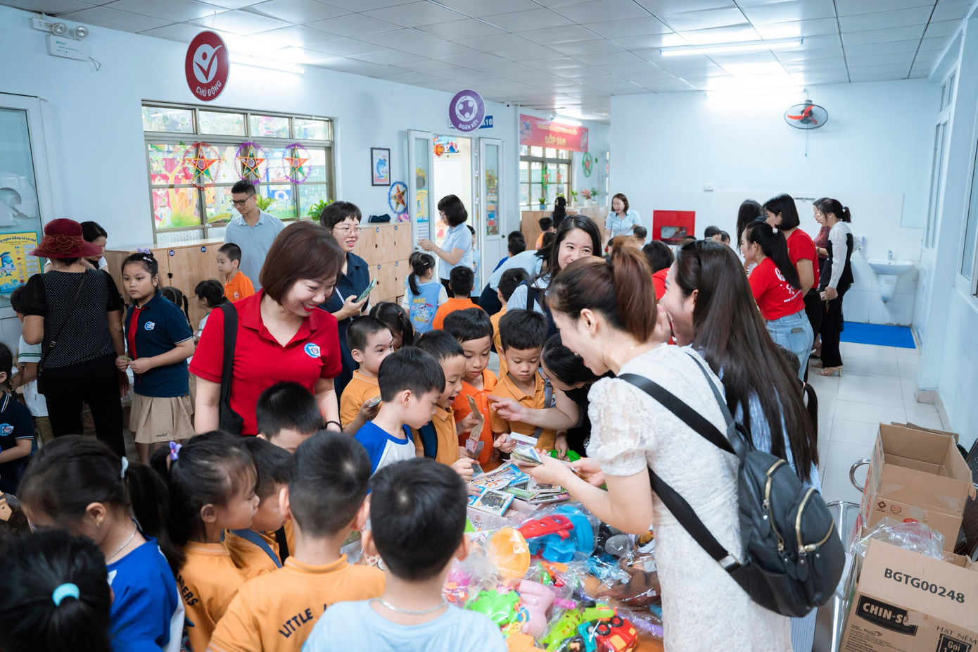 Các sự kiện tương tự như "Vầng trăng yêu thương" từng được trường tổ chức thường xuyên.