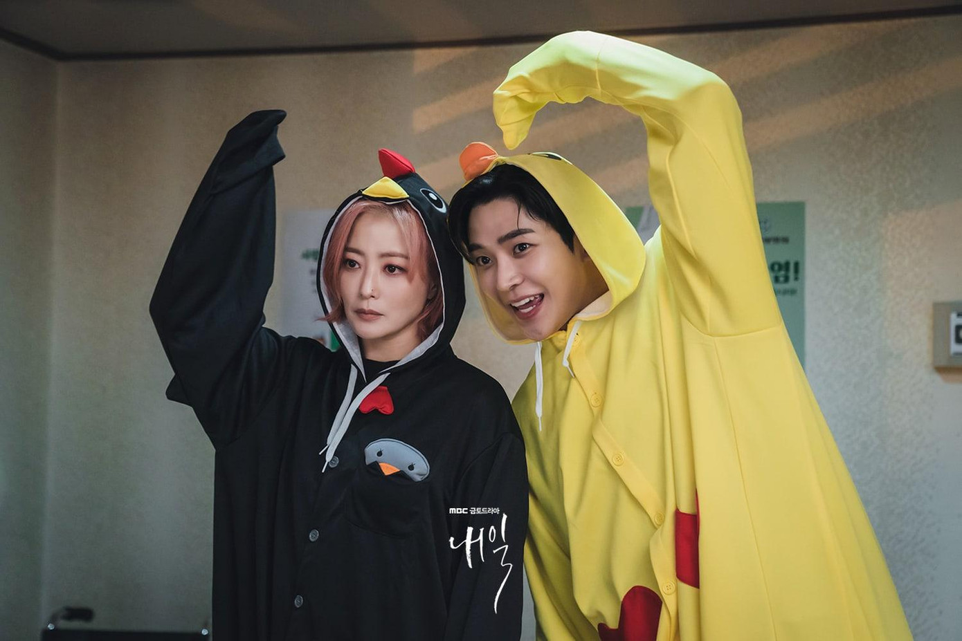 Một màn trở về quá khứ lắm gian nan, lại vừa đáng yêu vừa hài hước 2 Thần Chết nhằm giải cứu bạn thân của Joon Woong - Jae Soo ở hiện tại khỏi suy nghĩ tự sát. Một màn trở về quá khứ lắm gian nan, lại vừa đáng yêu vừa hài hước 2 Thần Chết nhằm giải cứu bạn thân của Joon Woong - Jae Soo ở hiện tại khỏi suy nghĩ tự sát.