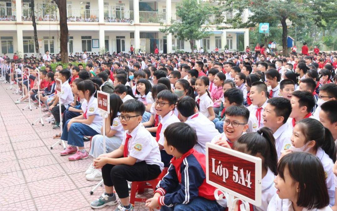 ...nhưng năng lượng ngay lập tức được sạc đầy khi bước vào trò chơi. ...nhưng năng lượng ngay lập tức được sạc đầy khi bước vào trò chơi.