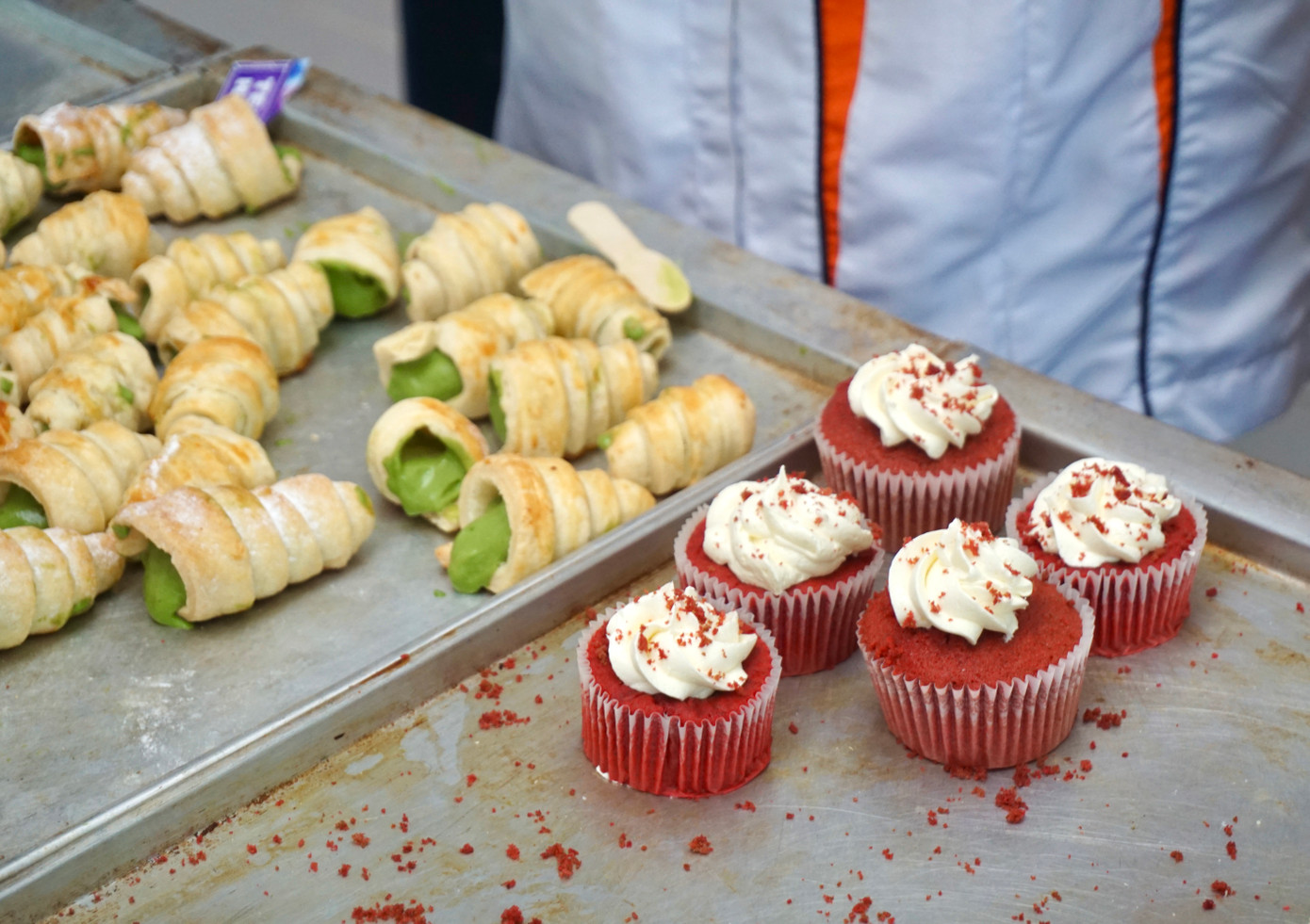 Một vài chiếc bánh xinh xắn được các thành viên chuẩn bị đầy tâm huyết. Một vài chiếc bánh xinh xắn được các thành viên chuẩn bị đầy tâm huyết.