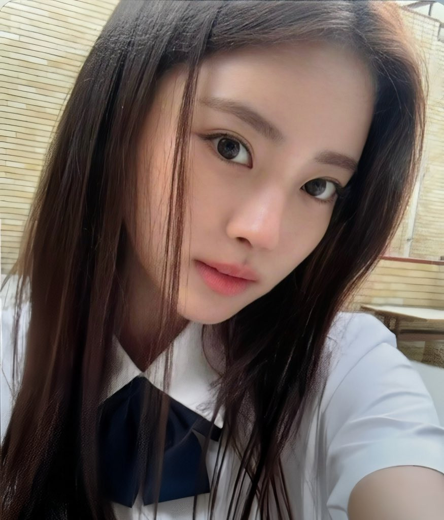 Anna bắt đầu thực tập ở THE BLACK LABEL sau khi trải qua vòng thử giọng vào năm 2019. Anna bắt đầu thực tập ở THE BLACK LABEL sau khi trải qua vòng thử giọng vào năm 2019.