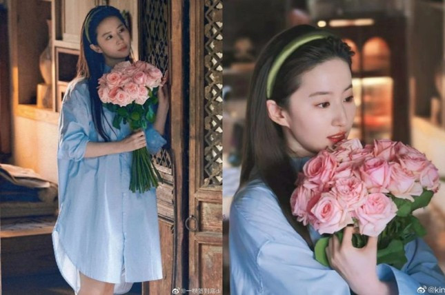 Lưu Diệc Phi cũng trang điểm nhẹ nhàng ở phân đoạn này, càng làm nổi bật vẻ thanh tao.