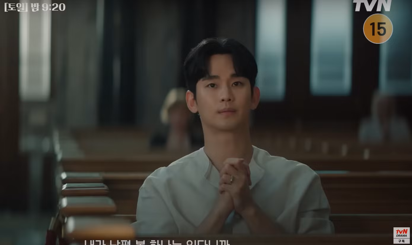 Hyun Woo cầu nguyện trong nhà thờ, phải chăng là xin phép màu sẽ tới để cứu lấy người anh yêu? Hyun Woo cầu nguyện trong nhà thờ, phải chăng là xin phép màu sẽ tới để cứu lấy người anh yêu?