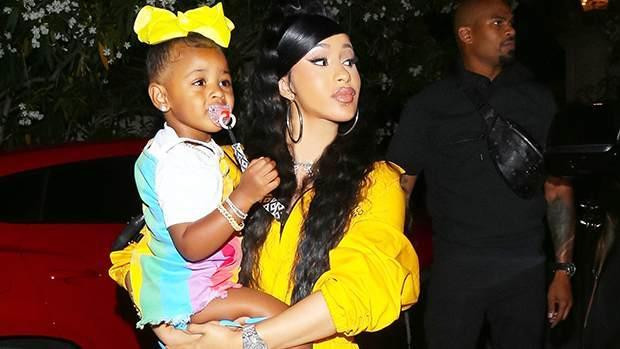 Cardi B thông báo đang mang thai con gái đầu lòng - bé Kulture trong chương trình Saturday Night Live. Cardi B thông báo đang mang thai con gái đầu lòng - bé Kulture trong chương trình Saturday Night Live.