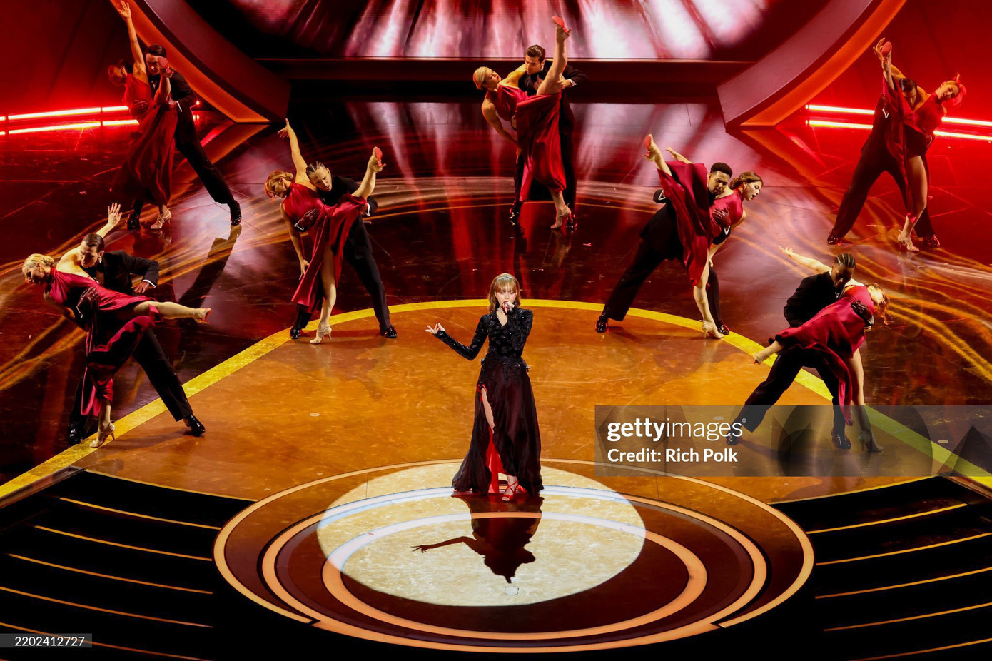 Loạt ảnh của Getty Images chụp sân khấu của Lisa đang náo loạn trên X, vừa như công chúa cổ tích, vừa như công nương giới quý tộc. Loạt ảnh của Getty Images chụp sân khấu của Lisa đang náo loạn trên X, vừa như công chúa cổ tích, vừa như công nương giới quý tộc.