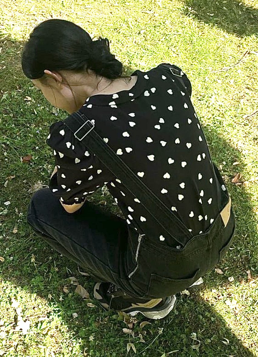 Kim Ji Won đã đi giày của Solomon tại Đức. Kim Ji Won đã đi giày của Solomon tại Đức.