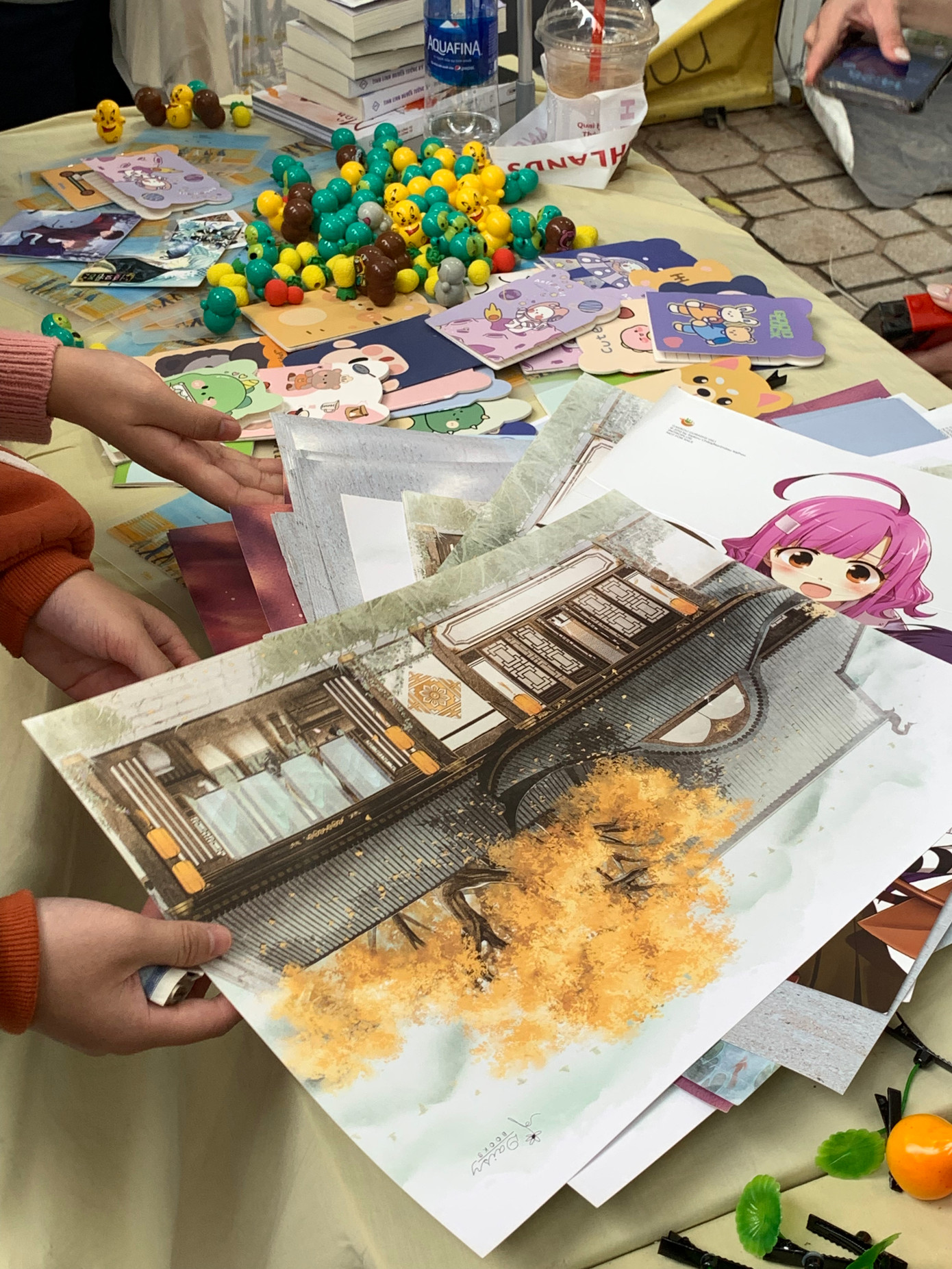 Cứ đến là bạn sẽ có quà xinh đem về. Cứ đến là bạn sẽ có quà xinh đem về.