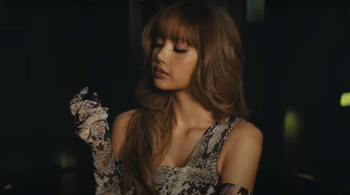 "Búp bê sống" Lisa quyến rũ, mê hoặc trong MV Priceless.