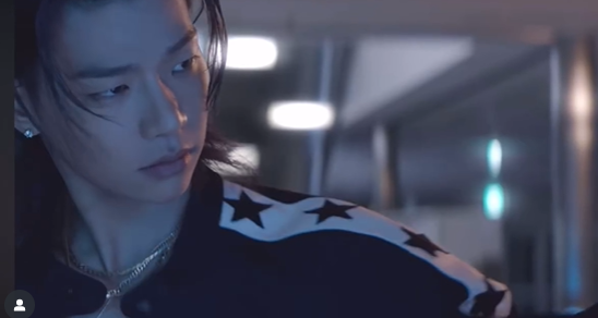 Tarzzan trong MV Supernatural của NewJeans, anh cũng xuất hiện trong MV I DO của I-DLE. Tarzzan trong MV Supernatural của NewJeans, anh cũng xuất hiện trong MV I DO của I-DLE.