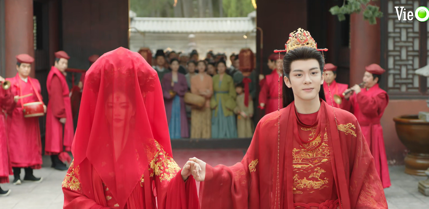 Hoa Như Nguyệt vô thức đi theo một hôn lễ ở huyện Tùng Hạc, nhớ lại cô và Cửu Tư 400 năm trước đã từng ngọt ngào như vậy.