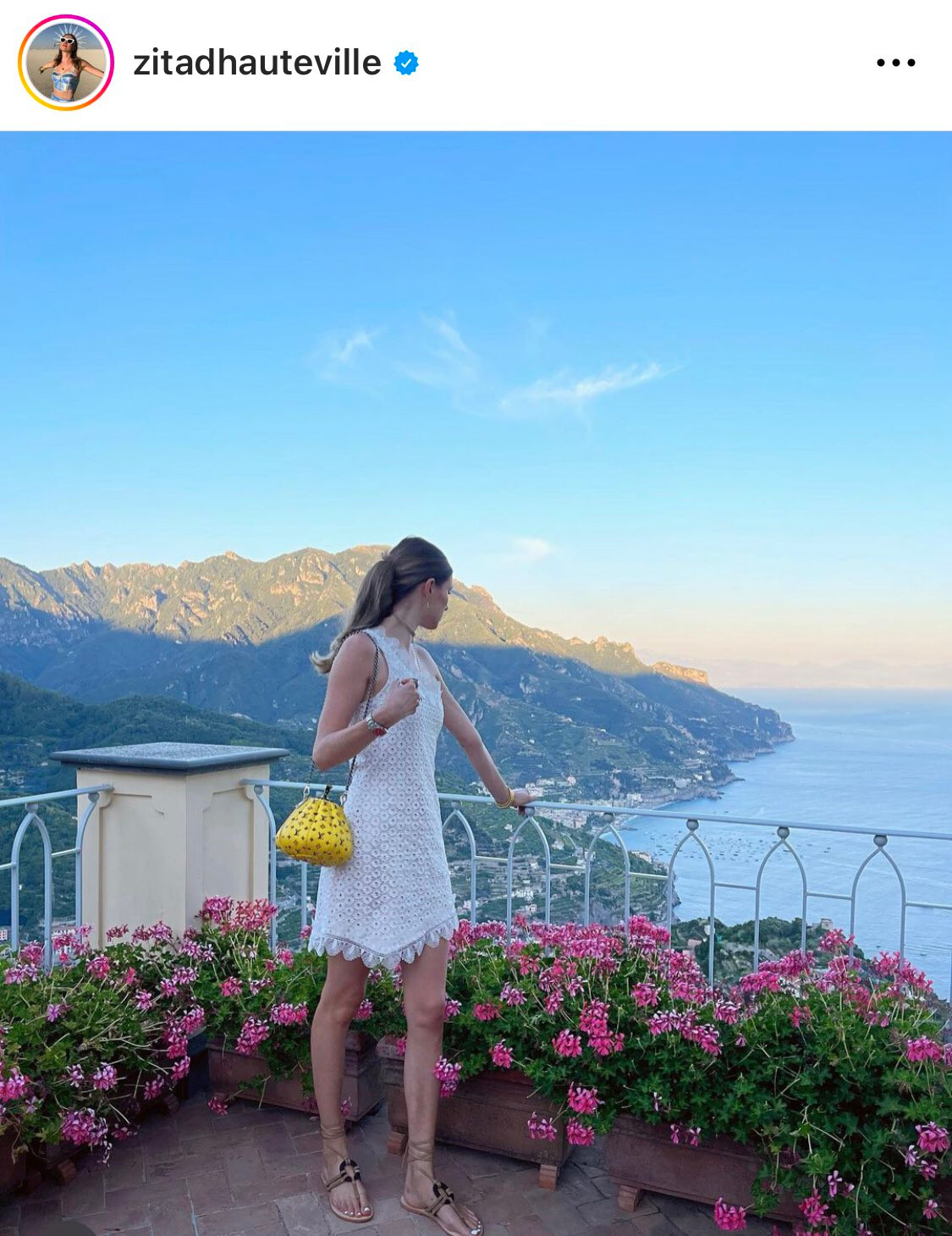 Ảnh Lisa đăng và bạn gái của Jean Arnault chia sẻ gần đây là cùng địa điểm. Ảnh Lisa đăng và bạn gái của Jean Arnault chia sẻ gần đây là cùng địa điểm.