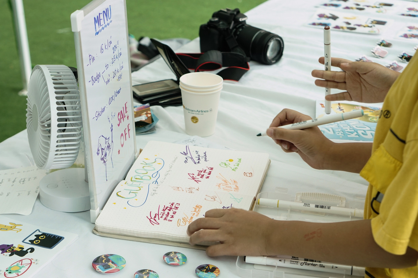 Teen và tween được tham gia trực tiếp vào việc chế tạo hay làm nên những sản phẩm độc đáo, vận dụng kiến thức để giải đố có thưởng.