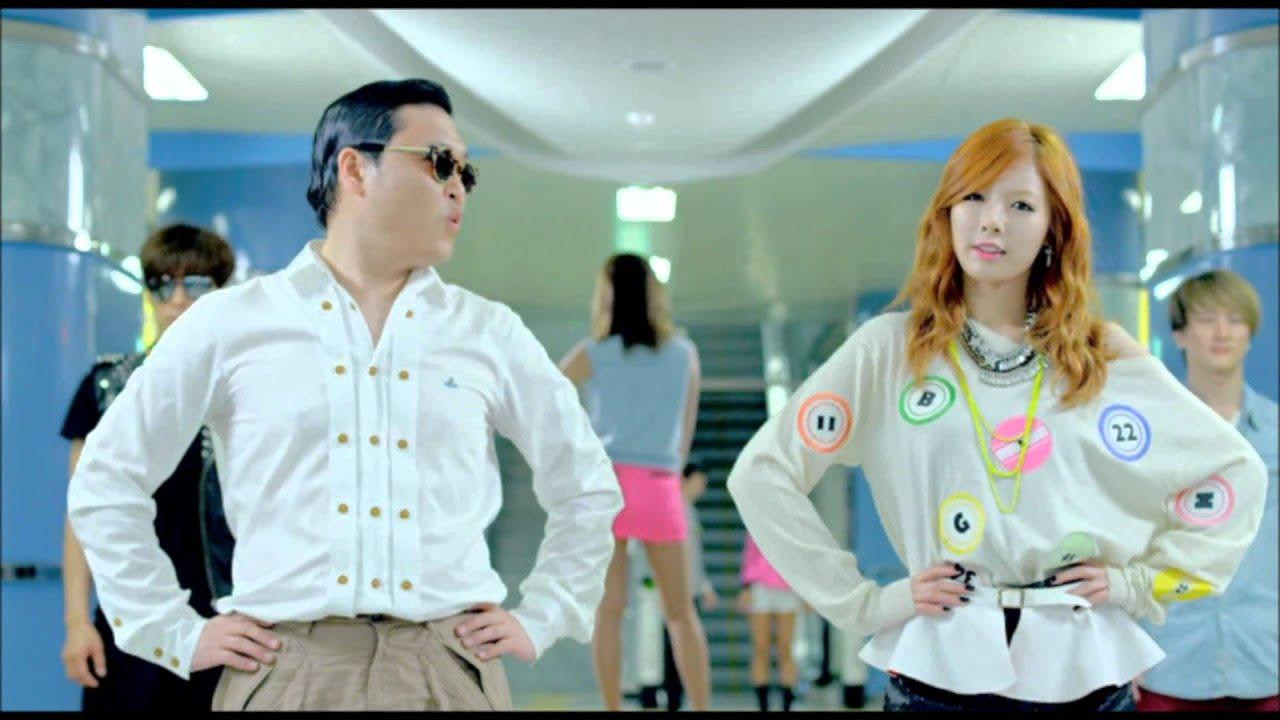 HyunA là nữ chính trong bản hit Gangnam Style. HyunA là nữ chính trong bản hit Gangnam Style.