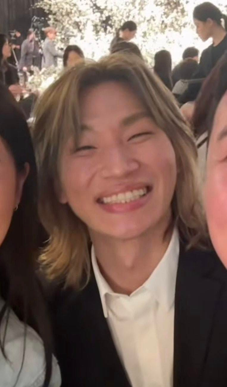 Các ngôi sao khác được bắt gặp tới dự lễ cưới của Hyomin còn có Ahn Jae Hyun, Jo Se Ho, Yuri (SNSD), Lee Dong Wook, Daesung (BIGBANG)... Các ngôi sao khác được bắt gặp tới dự lễ cưới của Hyomin còn có Ahn Jae Hyun, Jo Se Ho, Yuri (SNSD), Lee Dong Wook, Daesung (BIGBANG)...