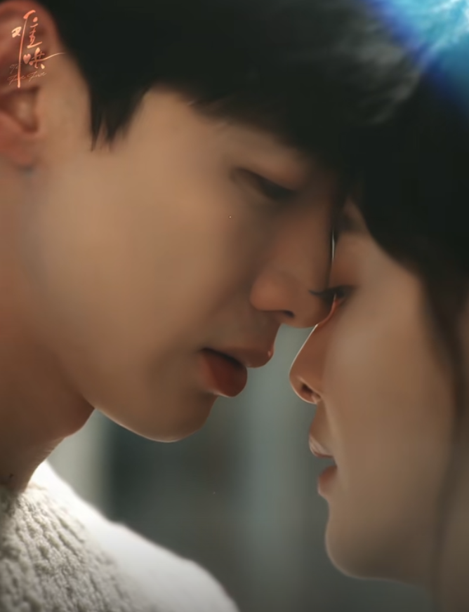 Cảnh hôn mà khán giả mong chờ có lẽ sẽ sớm lên sóng trong tuần này. Cảnh hôn mà khán giả mong chờ có lẽ sẽ sớm lên sóng trong tuần này.